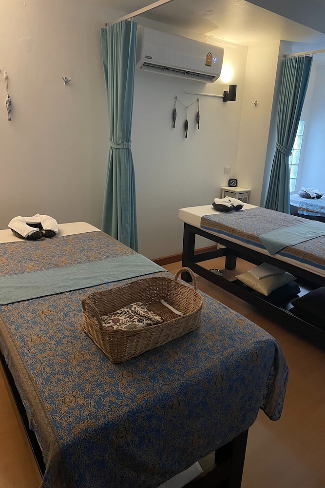 aromdee naithon beach