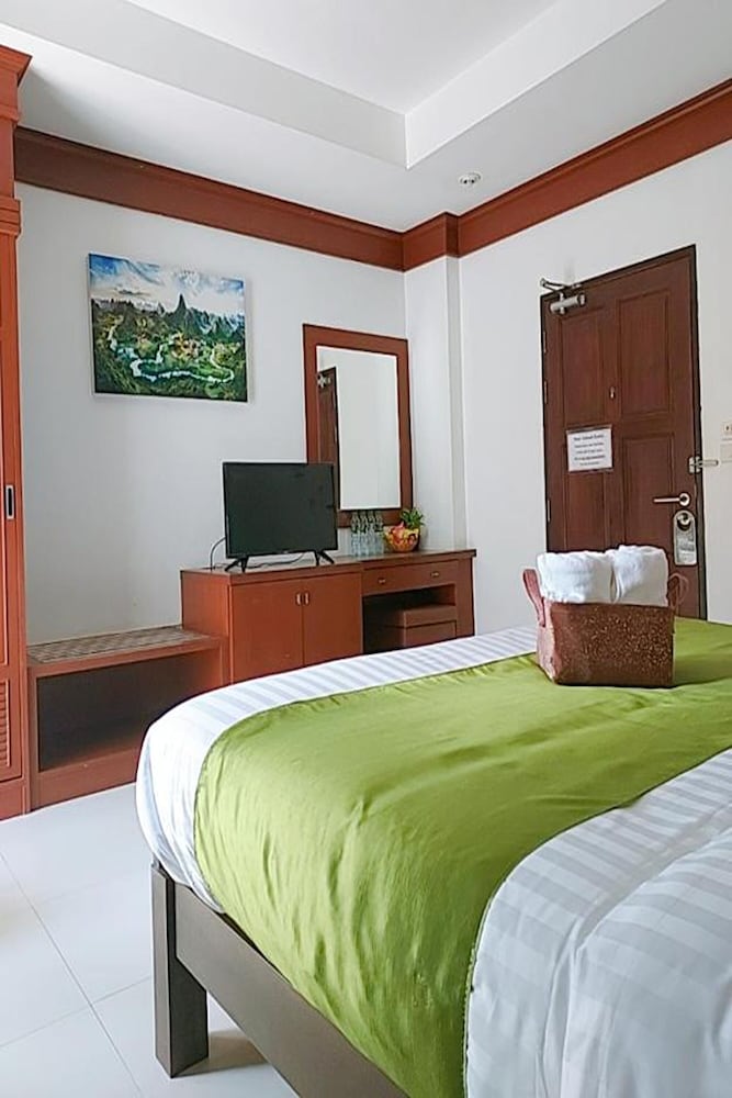 aromdee naithon beach