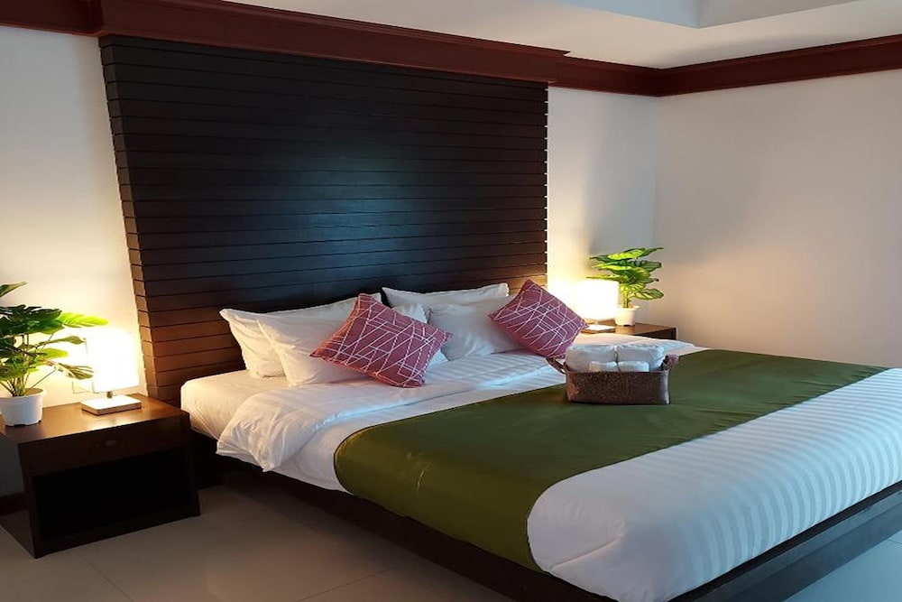 aromdee naithon beach