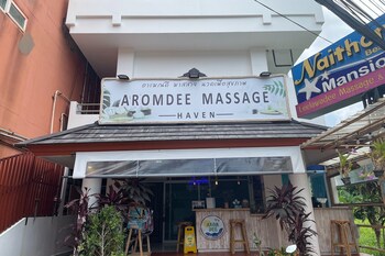 aromdee naithon beach