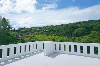 aromdee naithon beach