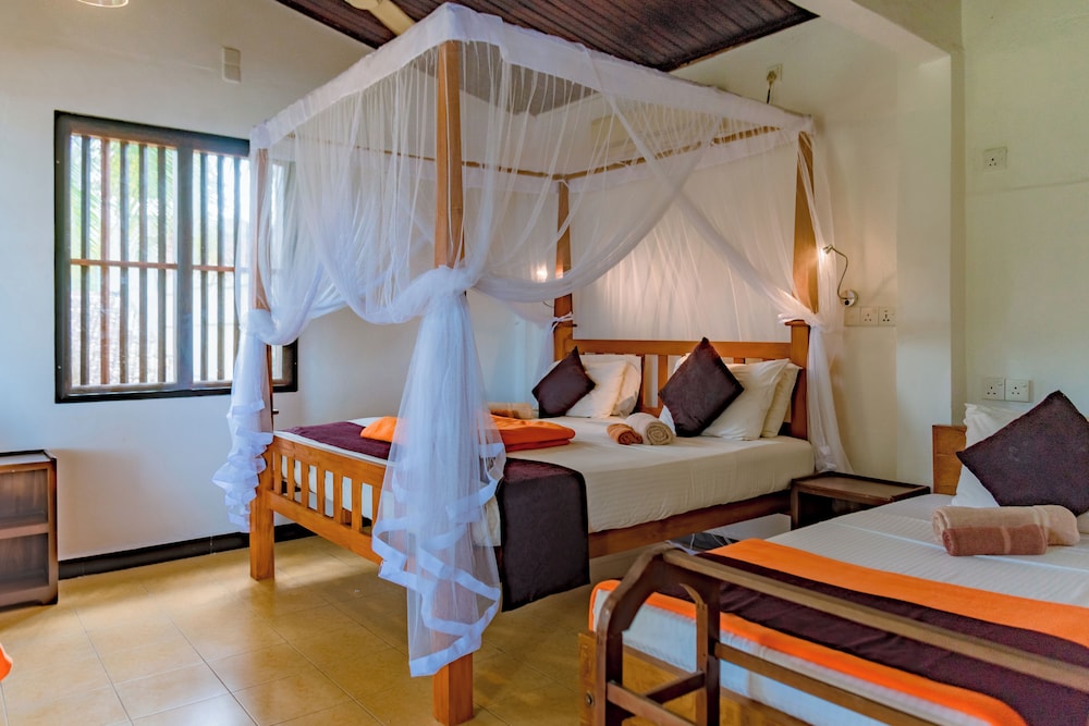 amor beach unawatuna