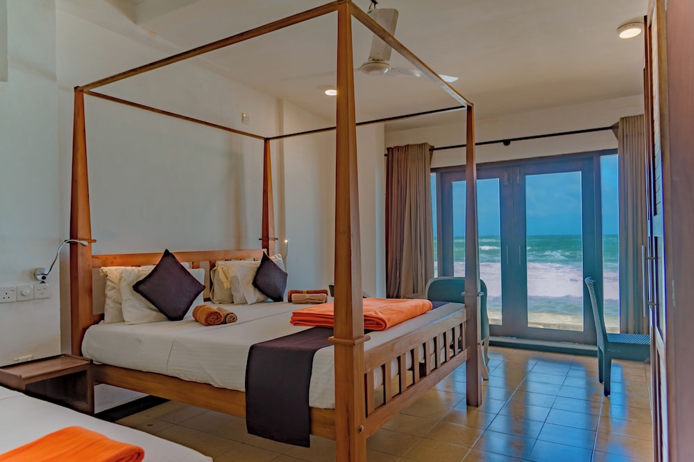 amor beach unawatuna