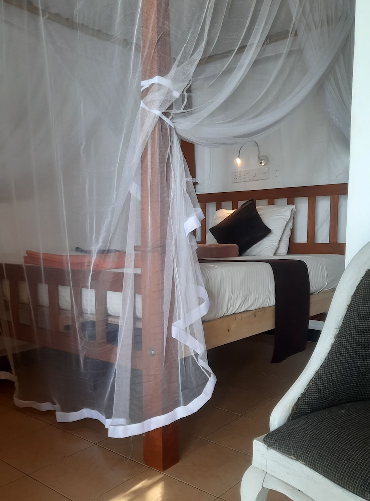 amor beach unawatuna