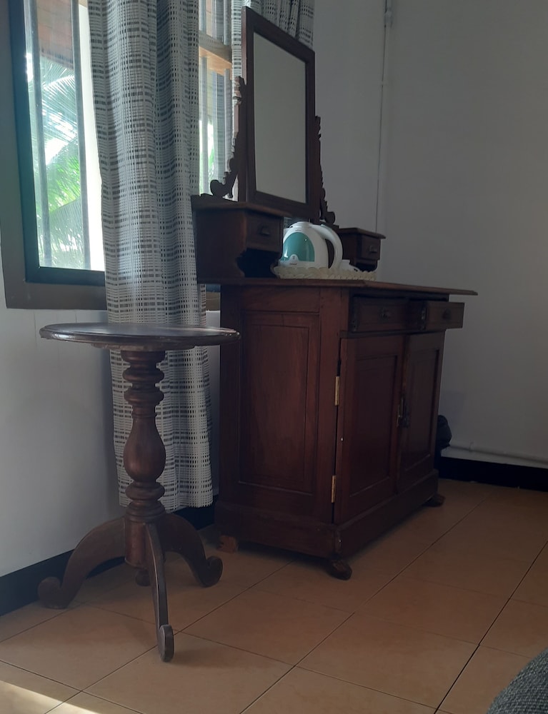 amor beach unawatuna