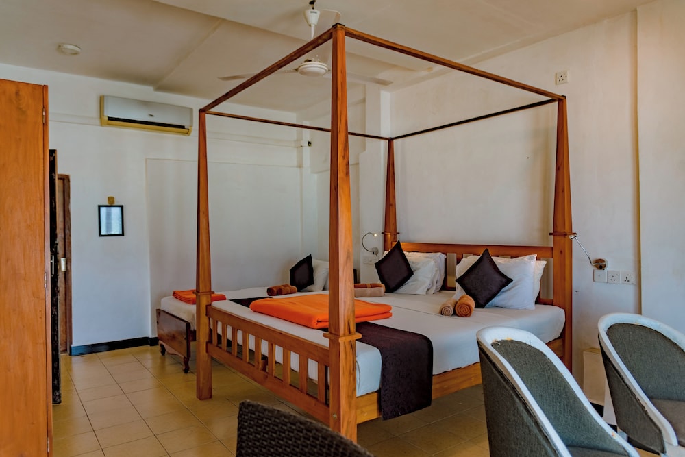 amor beach unawatuna