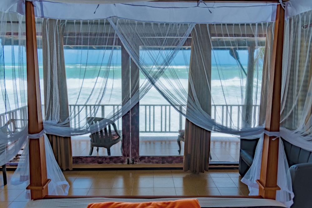 amor beach unawatuna