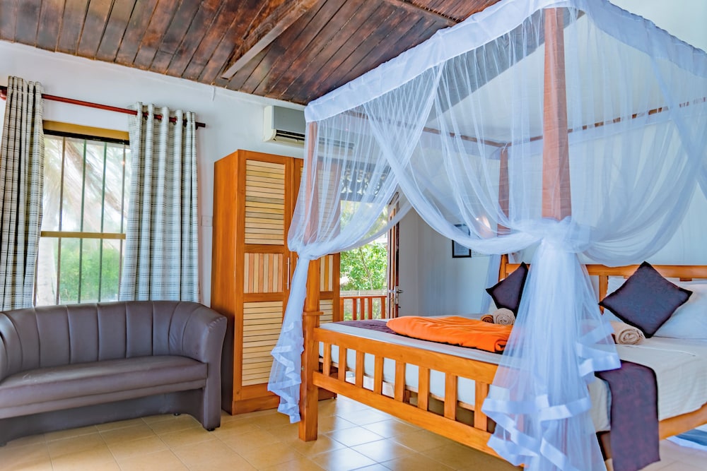 amor beach unawatuna