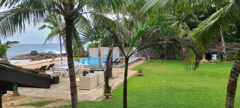 amor beach unawatuna