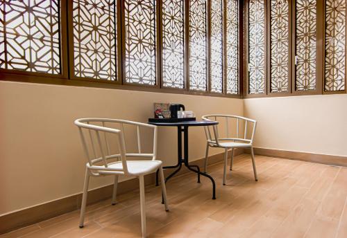 aqueen prestige hotel jalan besar