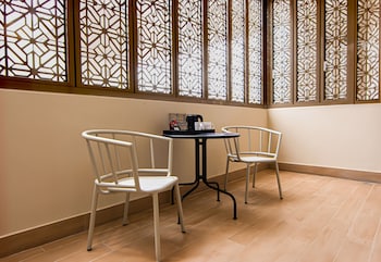 aqueen prestige hotel jalan besar