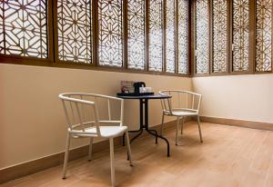 aqueen prestige hotel jalan besar