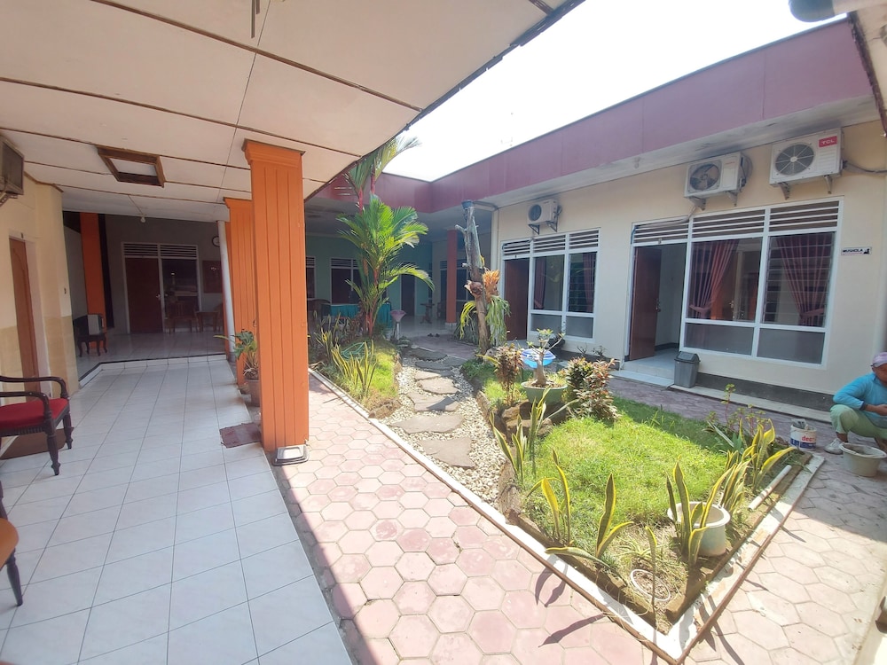 hotel sri timur