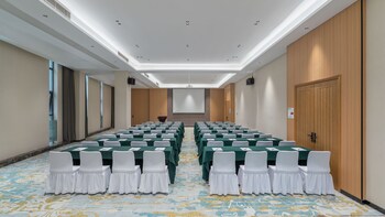 holiday inn express huangshi cihu lake an ihg hotel