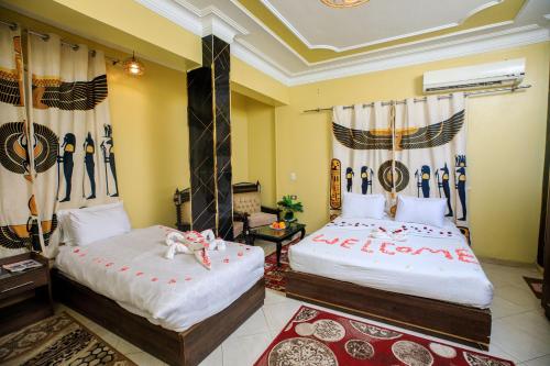 bella casa pyramids inn