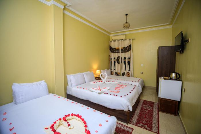 bella casa pyramids inn