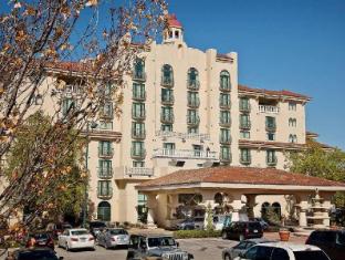 embassy suites by hilton indianapolis north