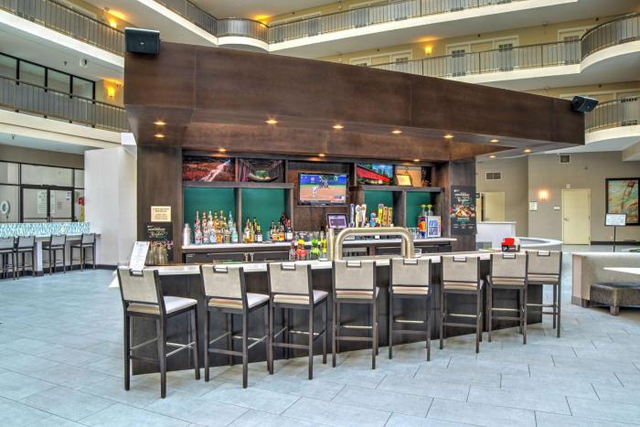embassy suites by hilton indianapolis north