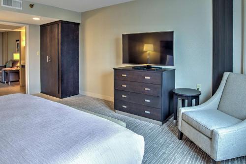 embassy suites by hilton indianapolis north