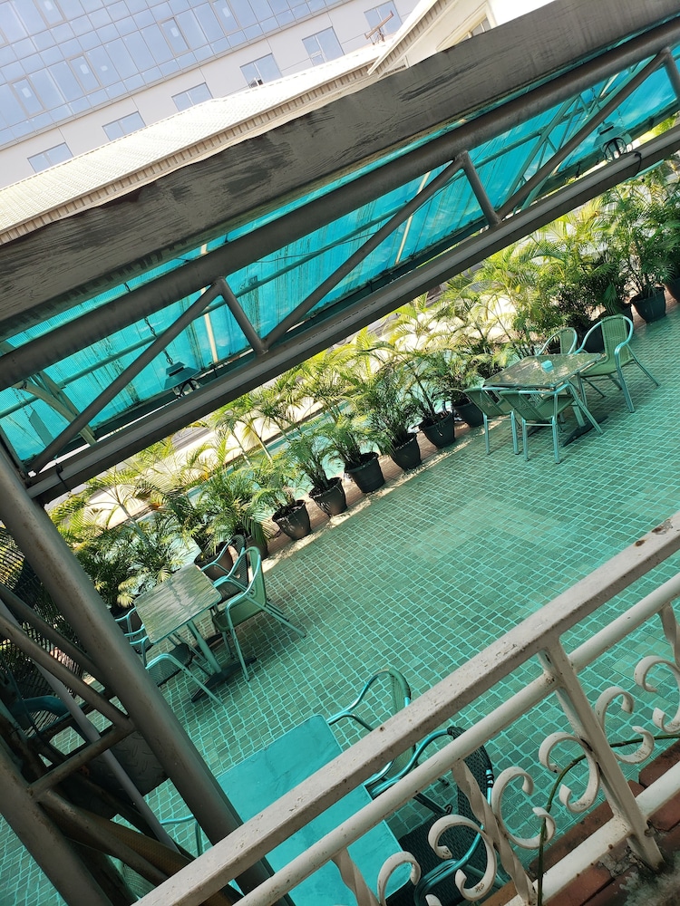 de rembrandt hotel lagos