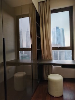 astra at 8 kia peng suites