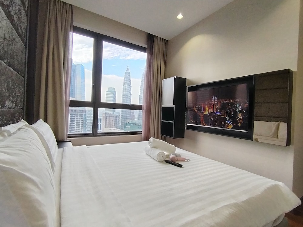 astra at 8 kia peng suites
