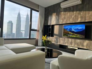 astra at 8 kia peng suites