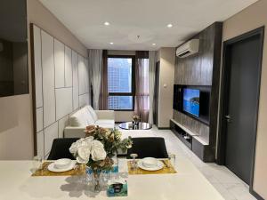 astra at 8 kia peng suites