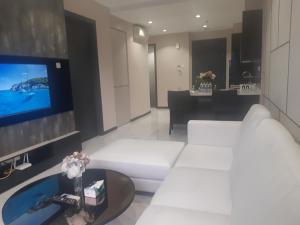 astra at 8 kia peng suites