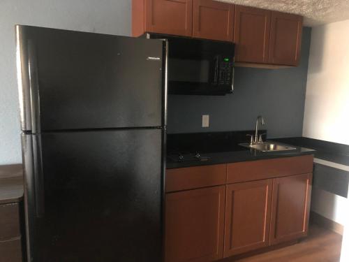 Days Inn By Wyndham Indianapolis South,Indianapolis>>Beech Grove,2 star