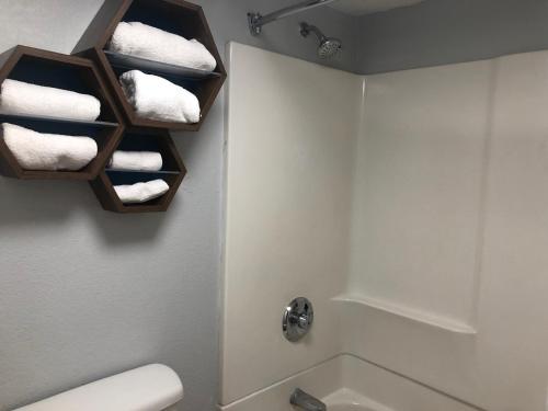 Days Inn By Wyndham Indianapolis South,Indianapolis>>Beech Grove,2 star