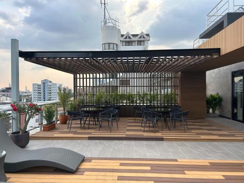 best western click sathorn 11 bangkok