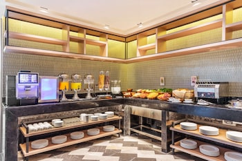 best western click sathorn 11 bangkok