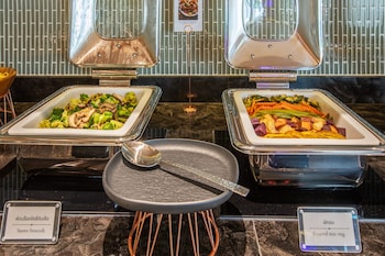 best western click sathorn 11 bangkok
