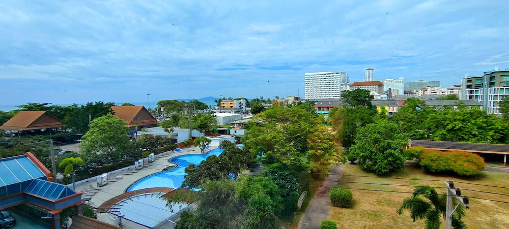 coco beach hotel jomtien pattaya