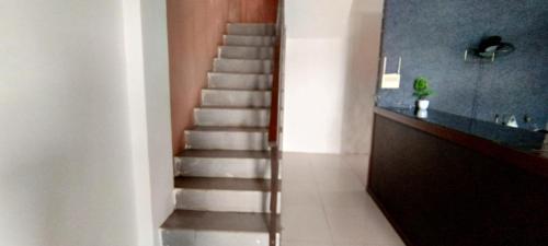 oyo 93123 wisma hamalau syariah