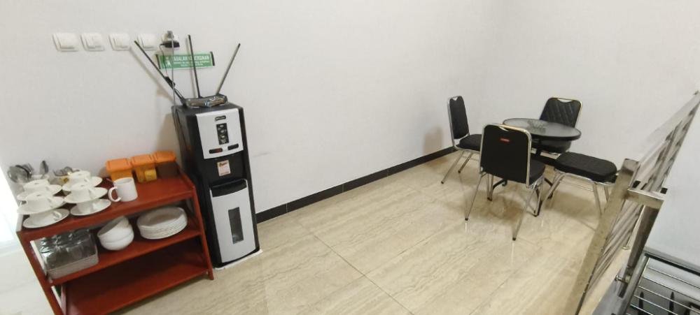 oyo 93123 wisma hamalau syariah