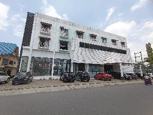 oyo 93123 wisma hamalau syariah