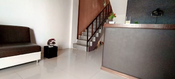 oyo 93123 wisma hamalau syariah