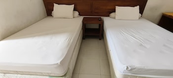 oyo 93123 wisma hamalau syariah
