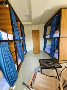 frontier hostel and tours