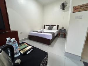 frontier hostel and tours
