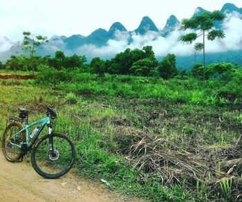 frontier hostel and tours