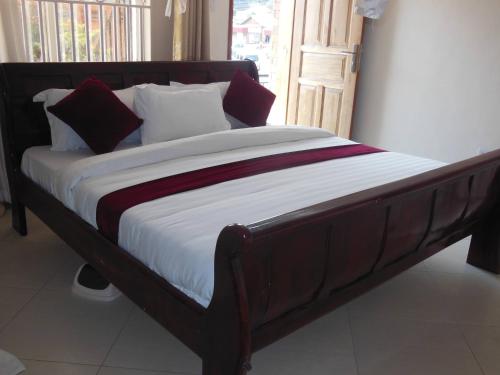 psalms motel entebbe