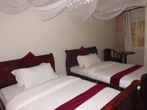 psalms motel entebbe
