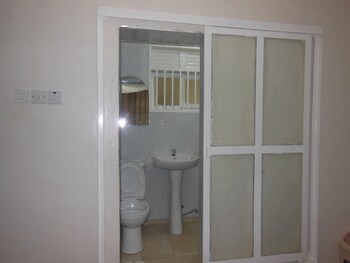 psalms motel entebbe