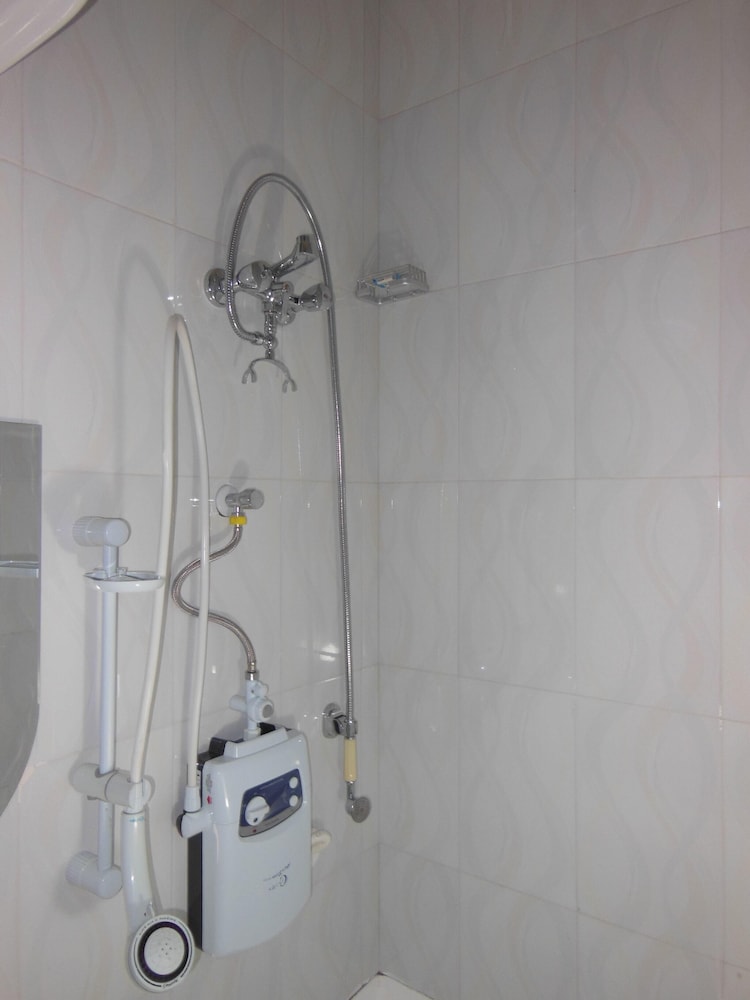 psalms motel entebbe