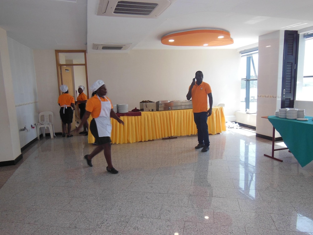 psalms motel entebbe