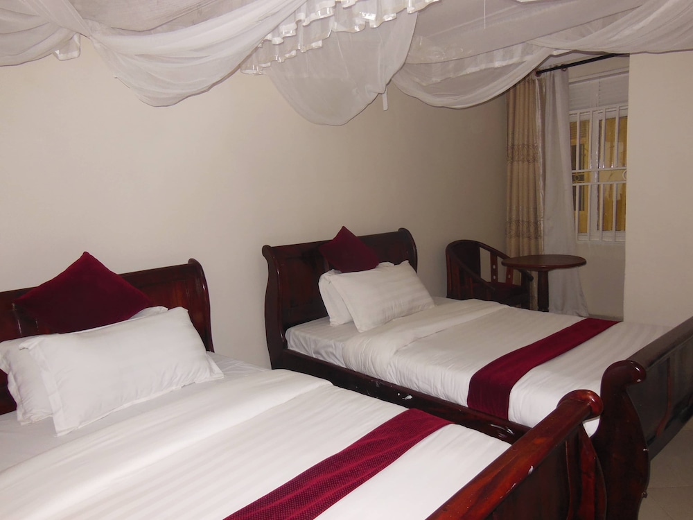 psalms motel entebbe