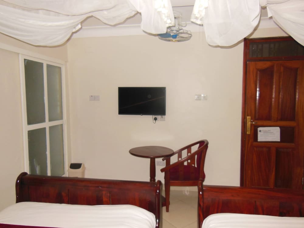 psalms motel entebbe